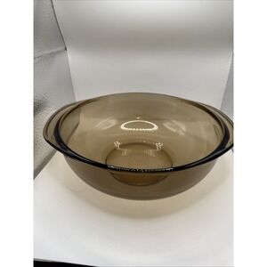 Vintage Pyrex Amber Serving‎ Bowl 024 Handles 8.5in Diameter 2 Quarts Kitchen